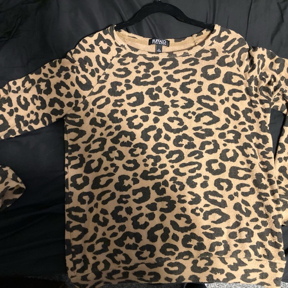 Buffalo David Bitton Cheetah top - Picture 4 of 4